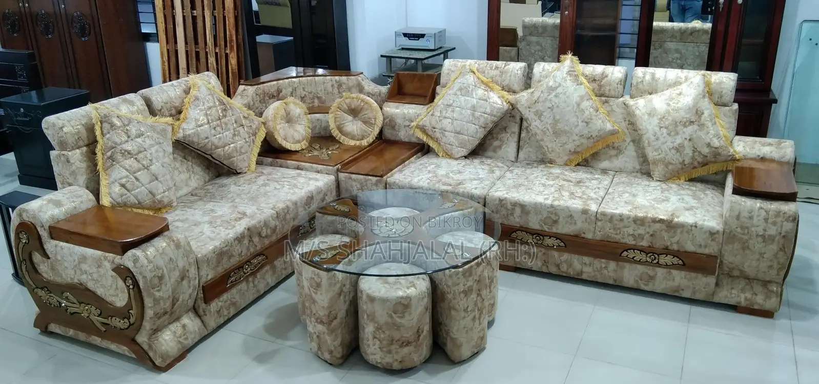 Sofa Corner Has Model