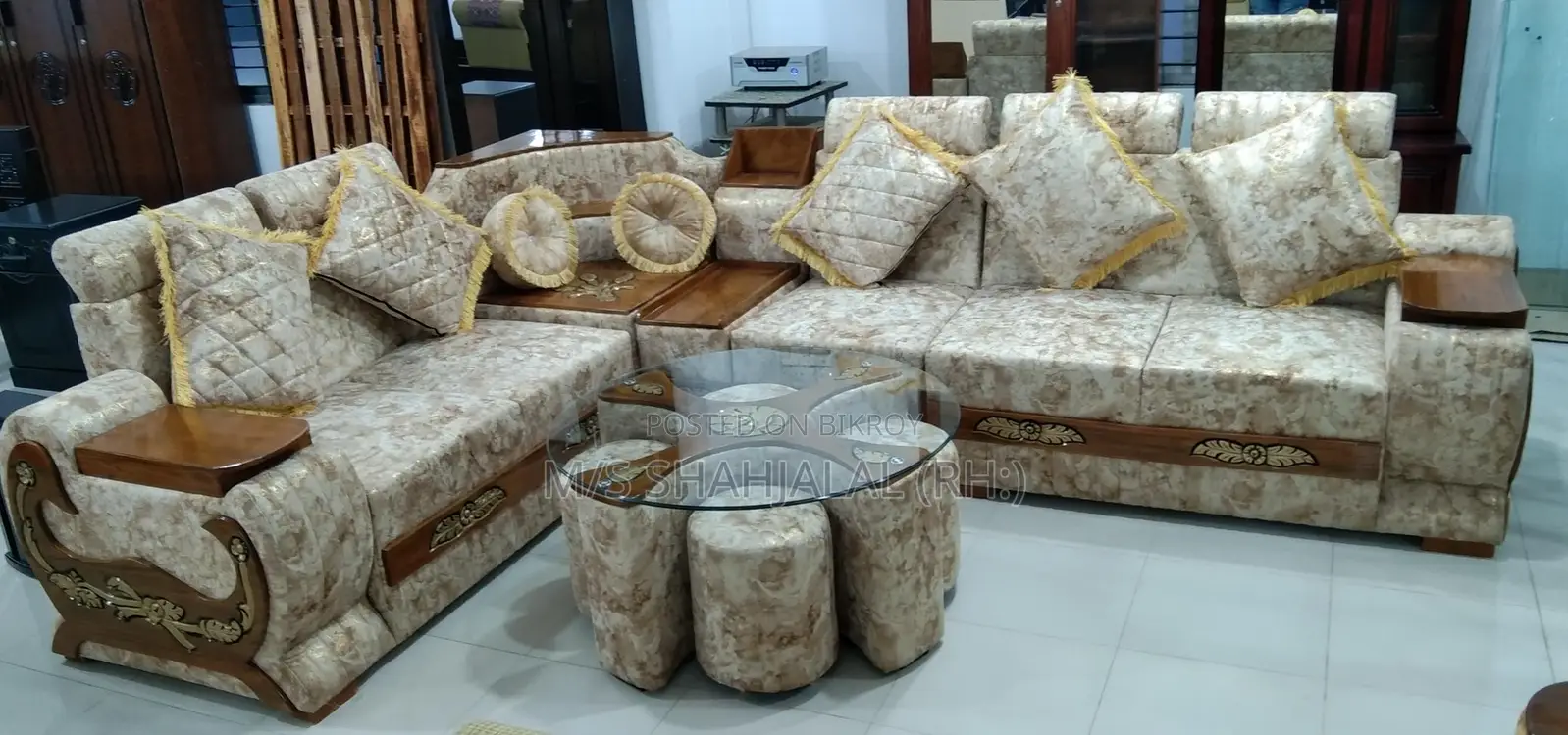 Sofa Corner Has Model