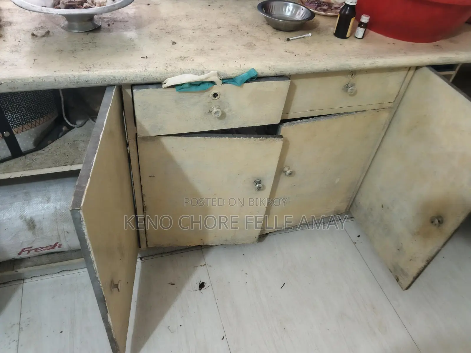 আলমারি