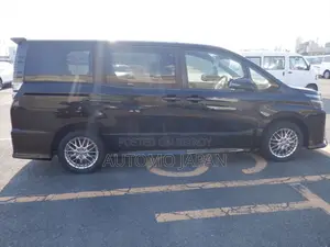 Toyota Voxy ZS 2020