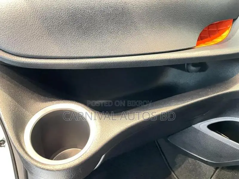Toyota Sienta HYBRID G CUERO 2021