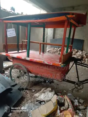 Sturdy Wooden Hand-Push Rickshaw Van/Food Cart for Sale