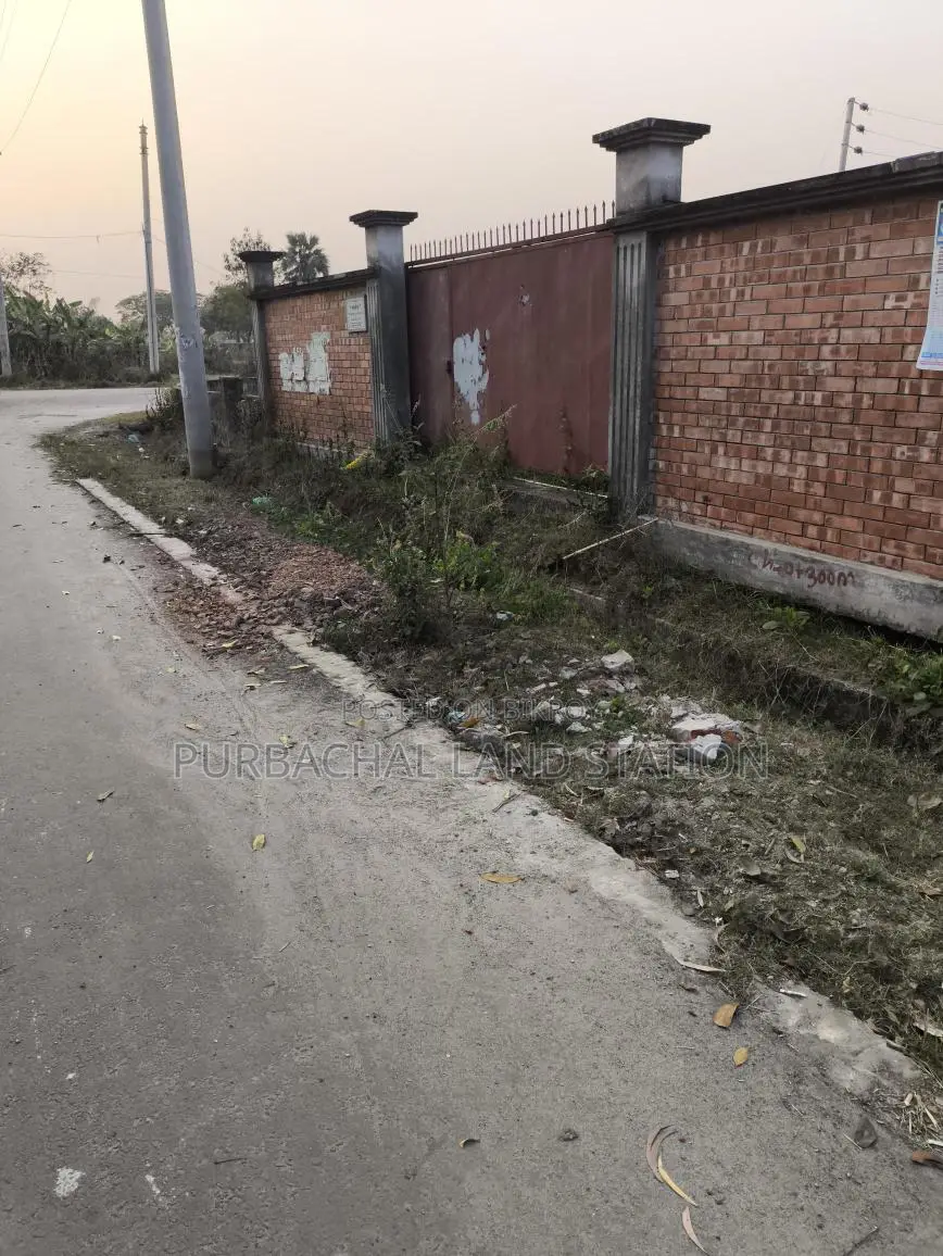 Sector 17, Prime location 5 Katha plot urgent sale. Purbachal.