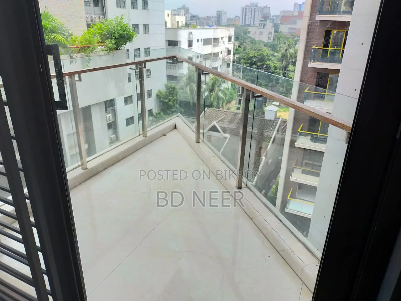 Luxury Ready Furnished Office 5800 SqFt For Rent in Gulshan Avenue