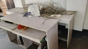 কম্পিউটার টেবিল বিক্রয় হবে