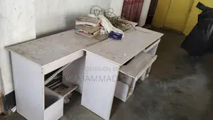 কম্পিউটার টেবিল বিক্রয় হবে