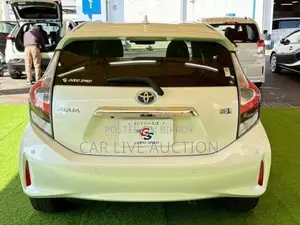 Toyota Aqua Hybrid S 2021