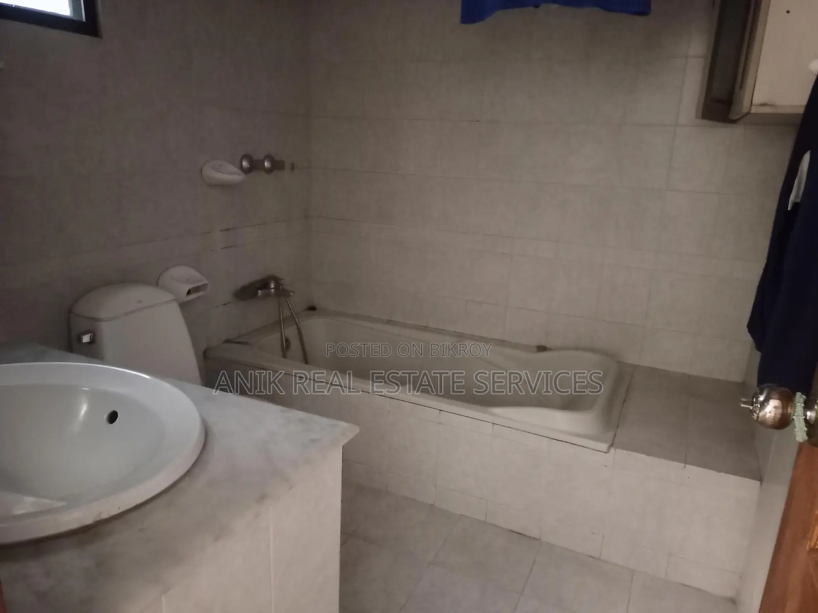 Good Quality 3 Bedroom Un Farnised Flat Rent At Gulshan