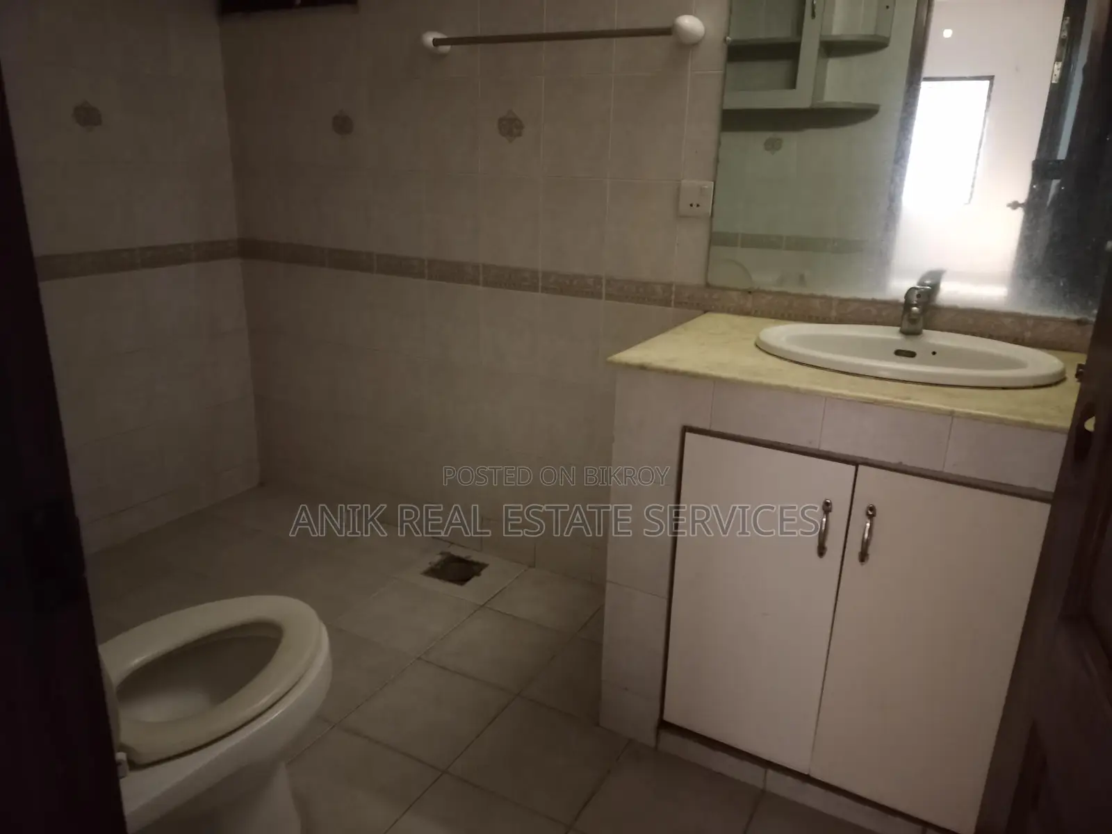 Good Quality 3 Bedroom Un Farnised Flat Rent At Gulshan