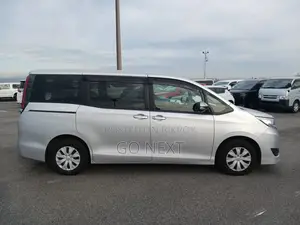Toyota Noah X 2021