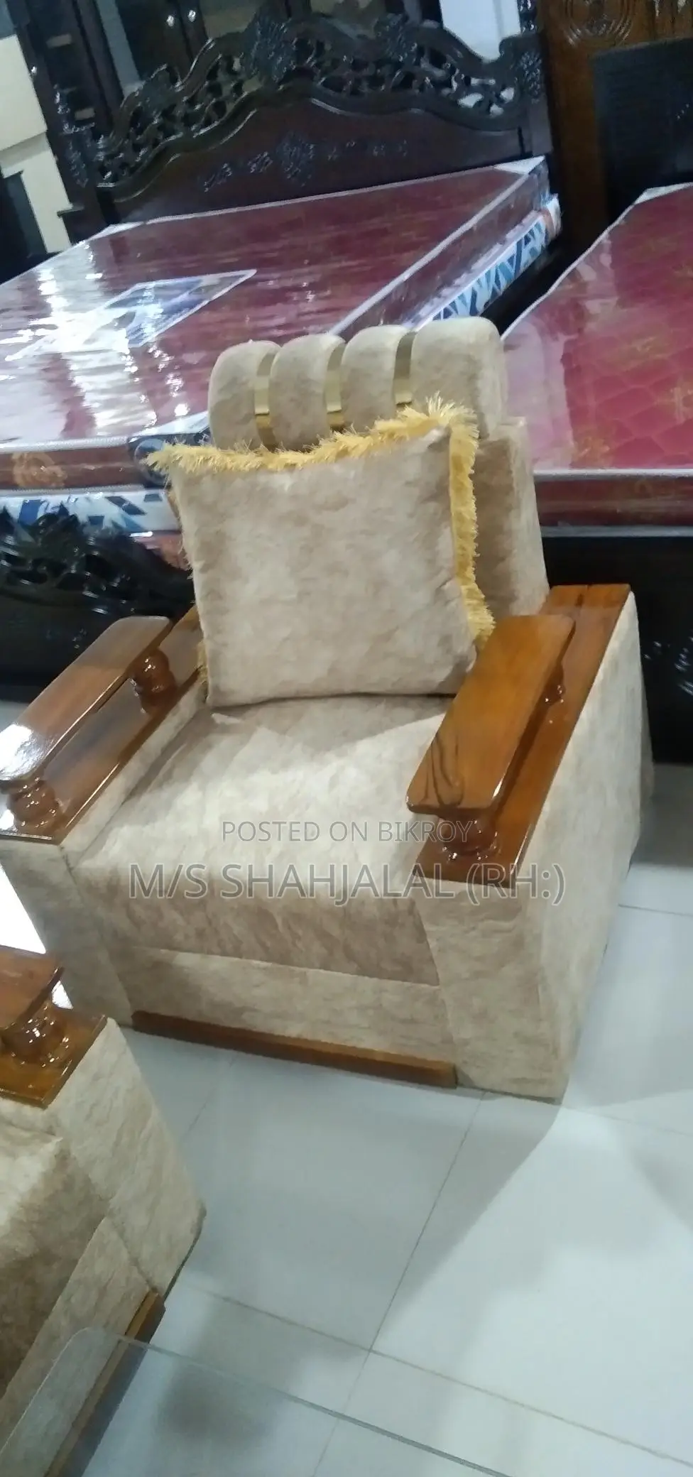 Natai Sofa SS Step Design