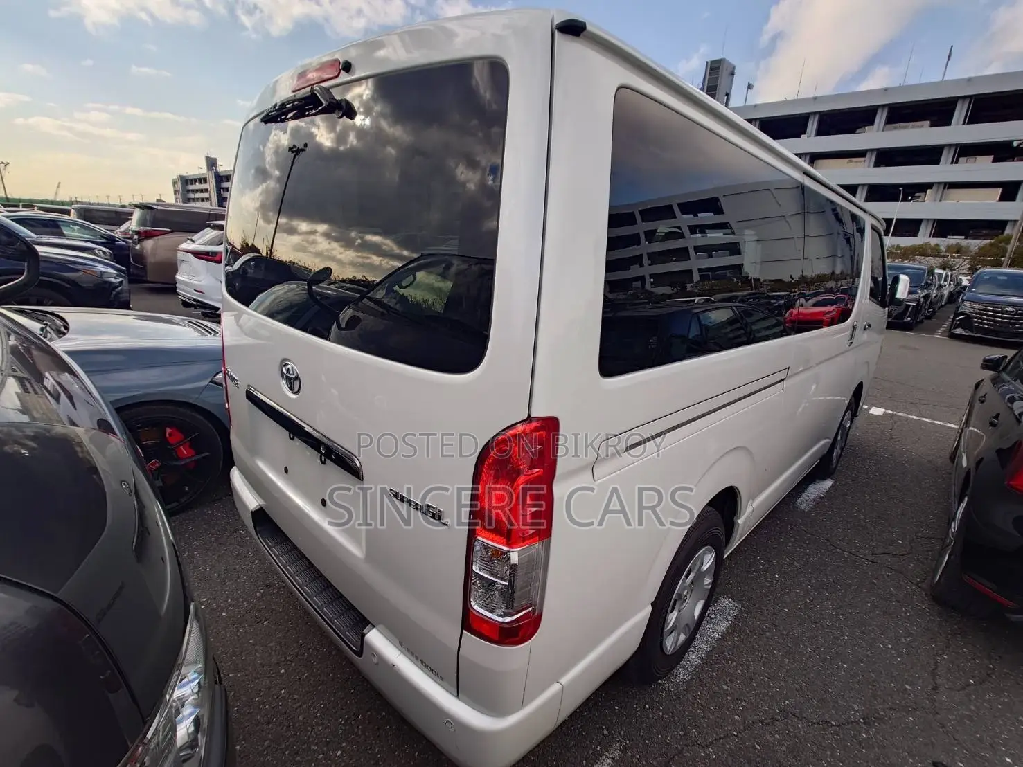 Toyota Hiace Super GL Dark Prime2 2022