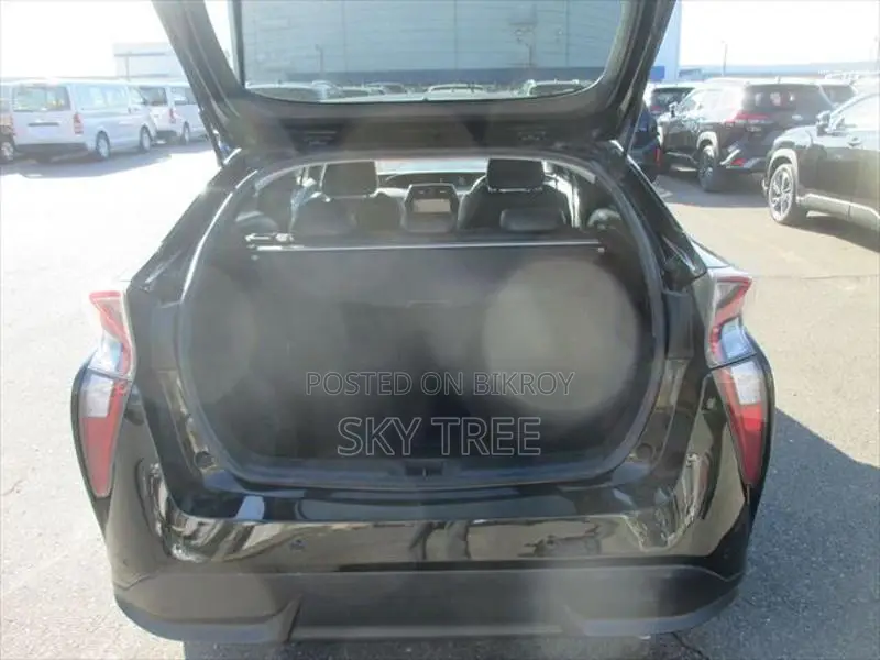 Toyota Prius A T S P K G 2018