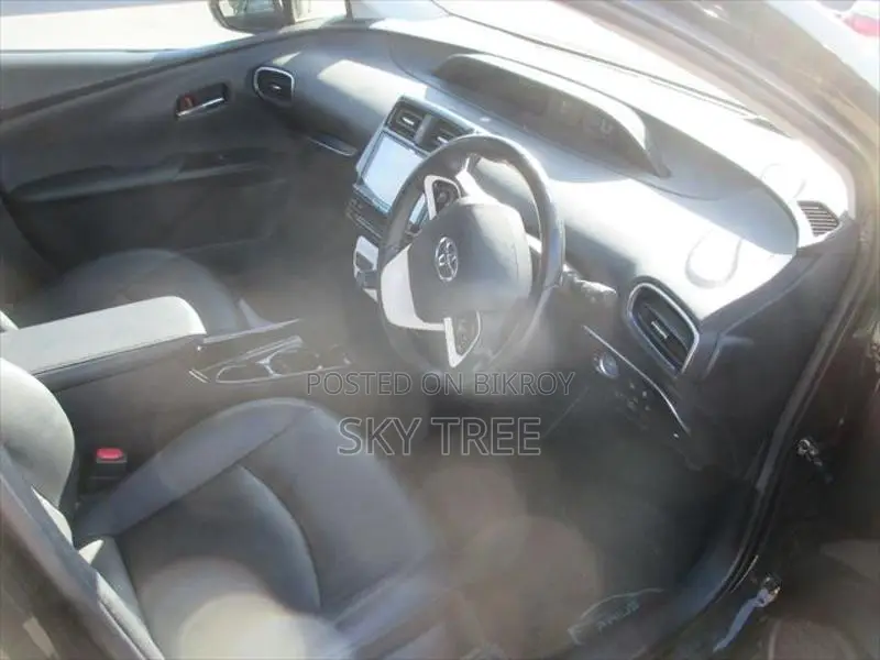 Toyota Prius A T S P K G 2018