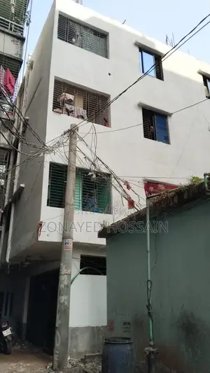 আশুলিয়া ফ্যান্টাসি কিংডম এর সাথে ৪ তলা এই বাড়িটি বিক্রয় হইবে।