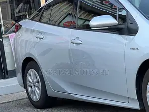 Toyota Prius A PACKAGE SILVER 2020