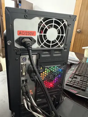 Intel(r) Core(tm) I5-4460s with Monitor Dell E1916hv