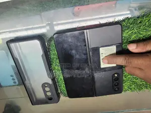 Samsung Galaxy Z Fold3 . (Used)