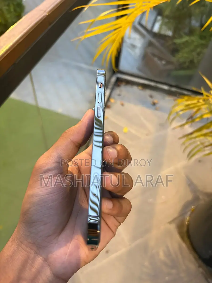 Apple iPhone 12 Pro . (Used)