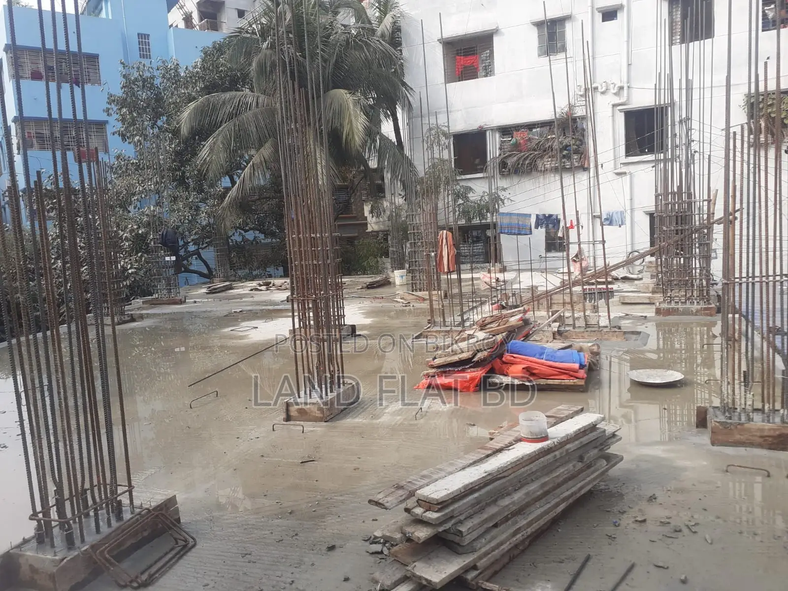 1295 sq ft flat for sale on South-West corner plot