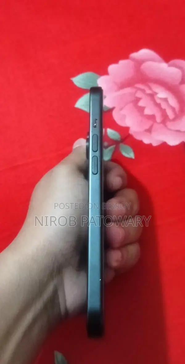 Apple iPhone 15 . (Used)