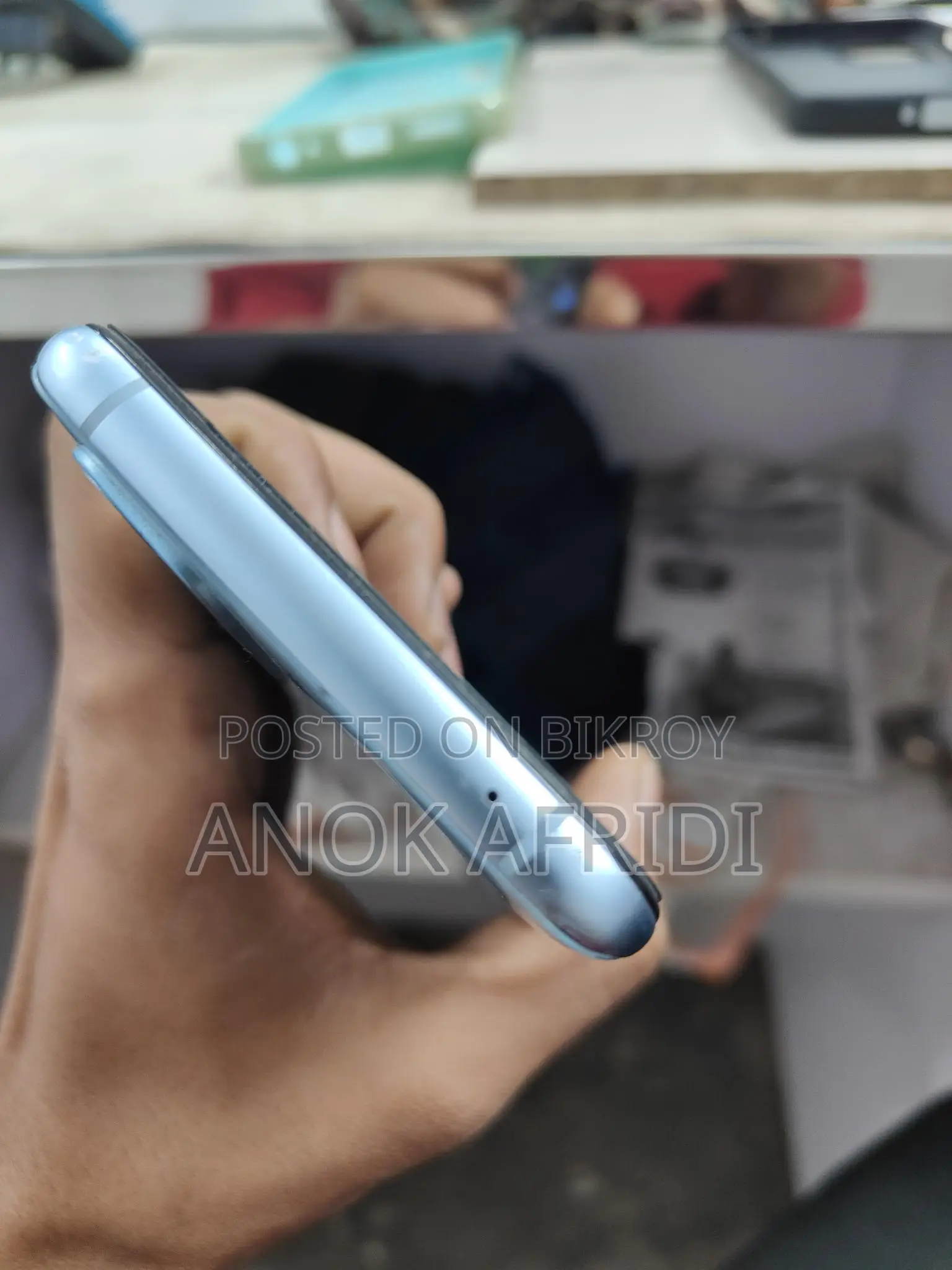 OnePlus 9R 12gb 256 (Used)