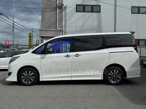 Toyota Esquire hybrid 2021