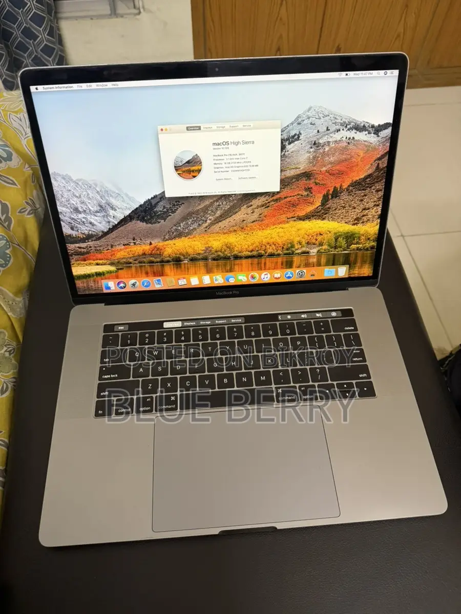 MacBook Pro 15" (2017) | Core i7 16GB RAM Touch Bar