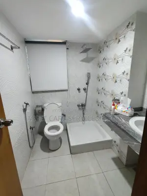 2100-Sqft Lake View Office Space Rent In Gulshan-1