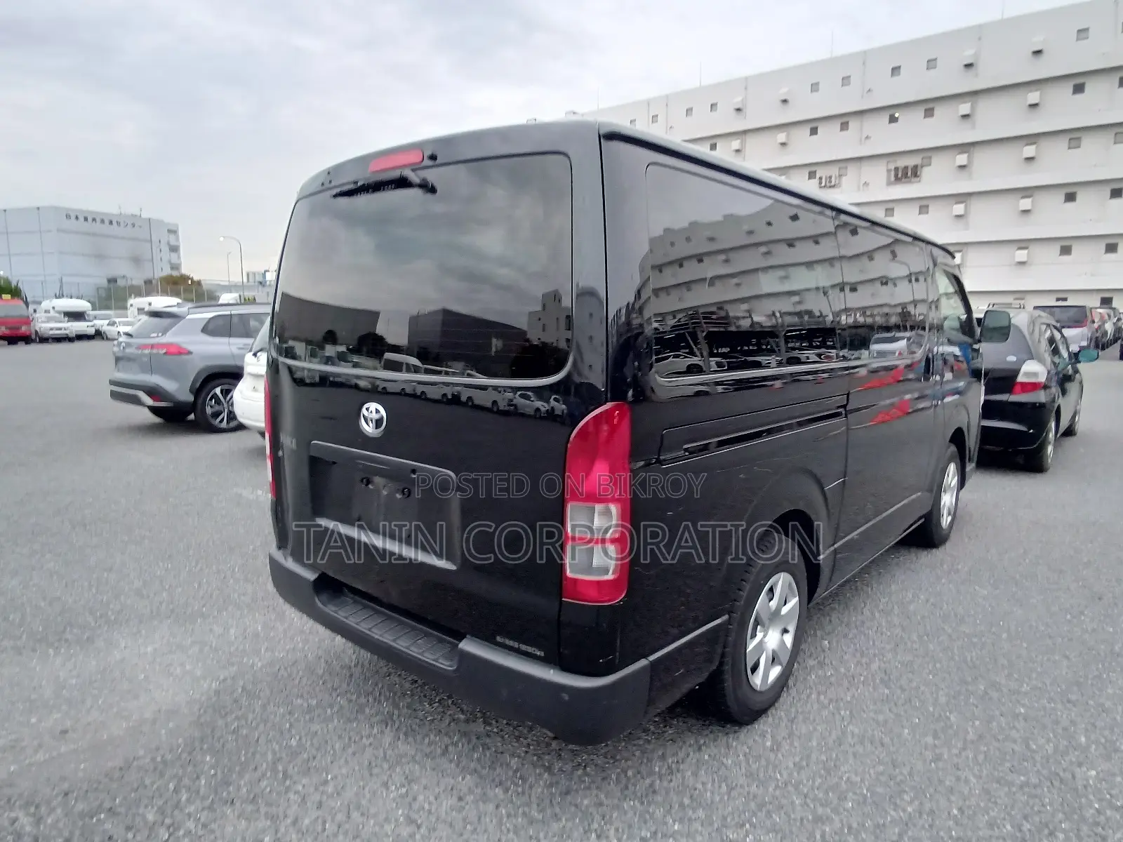 Toyota Hiace GL DUAL AC TRH 2020
