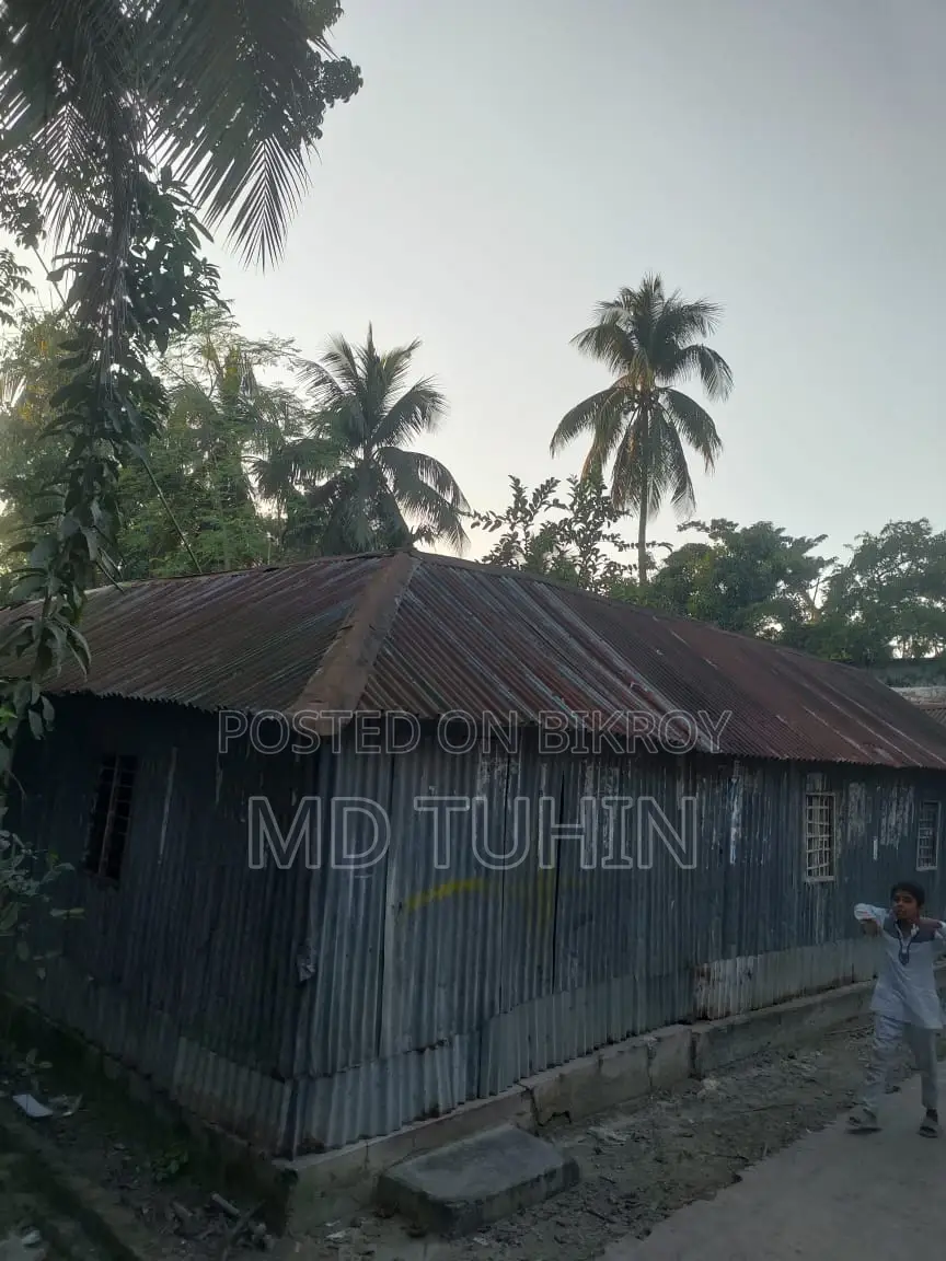 Land with Tin-Shed House for Sale