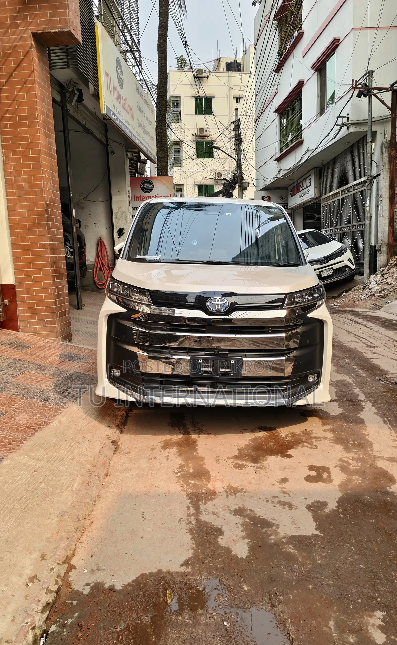 Toyota Noah 2DOOR POWER PUSH SZ 2022