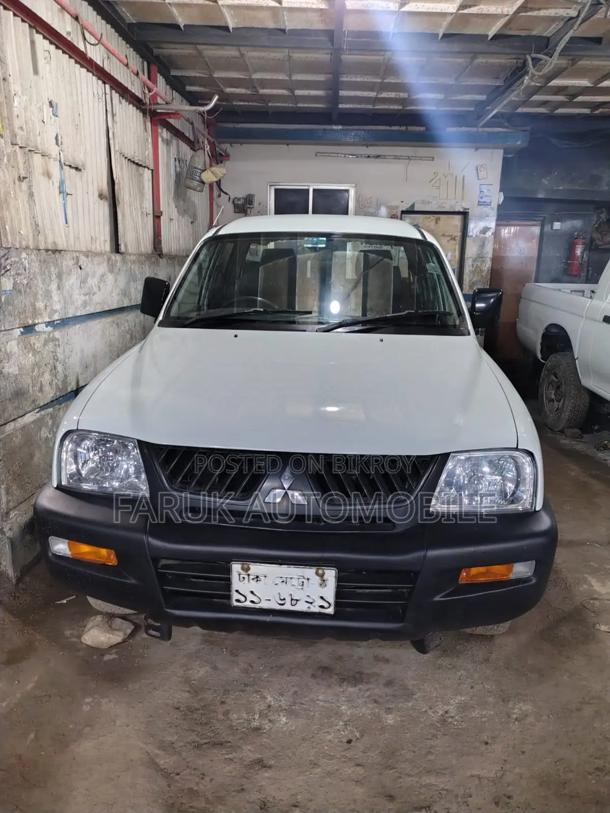 Mitsubishi L200 2005