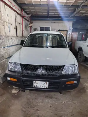Mitsubishi L200 2005