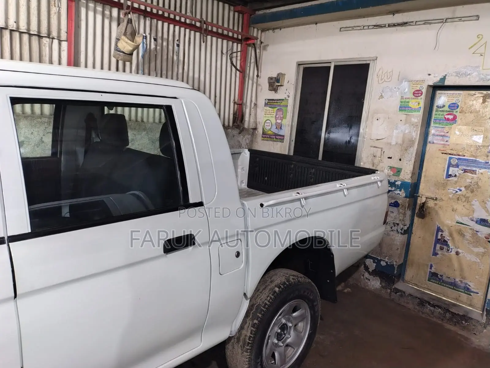 Mitsubishi L200 2005