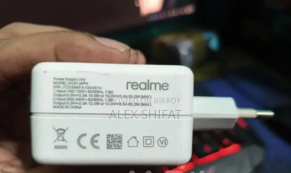 65 Watt charger