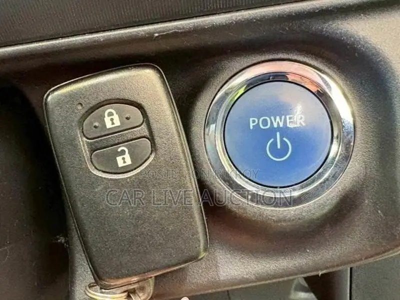 Toyota Aqua Hybrid S 2021