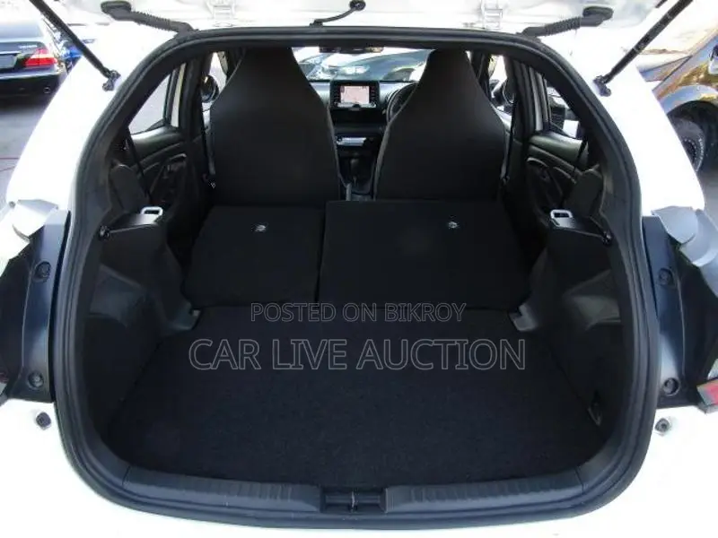 Toyota Yaris Hybrid X package 2021