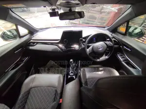 Toyota C-HR G LED TWO TONE COLOR 2019