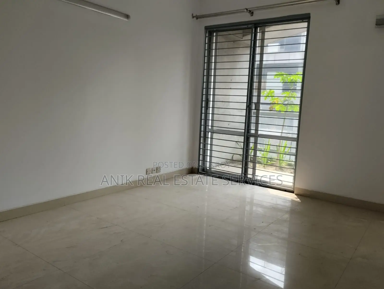 Good Quality 4000 Sft Un Farnised Flat Rent At Gulshan North
