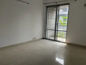 Good Quality 4000 Sft Un Farnised Flat Rent At Gulshan North