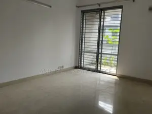 Good Quality 4000 Sft Un Farnised Flat Rent At Gulshan North