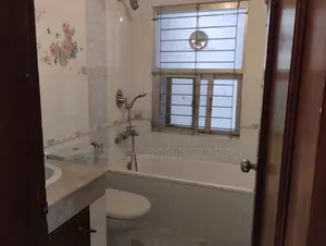 Good Quality 4000 Sft Un Farnised Flat Rent At Gulshan North