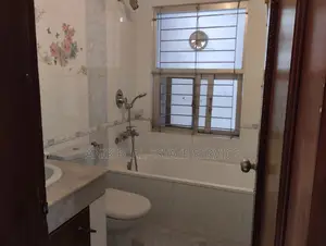 Good Quality 4000 Sft Un Farnised Flat Rent At Gulshan North
