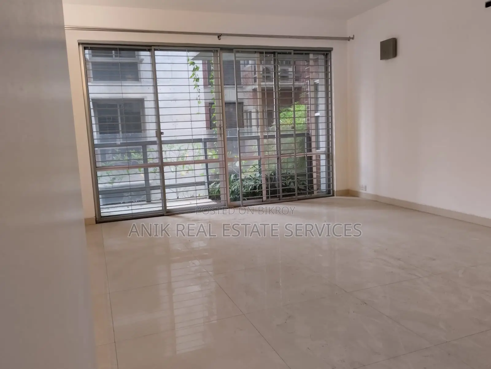 Good Quality 4000 Sft Un Farnised Flat Rent At Gulshan North