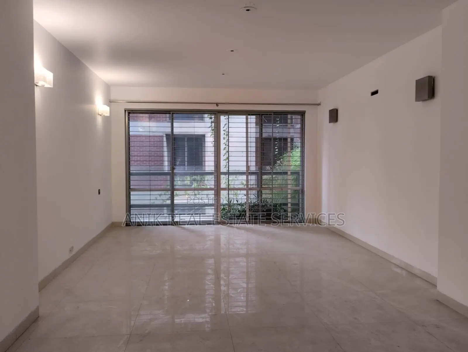 Good Quality 4000 Sft Un Farnised Flat Rent At Gulshan North