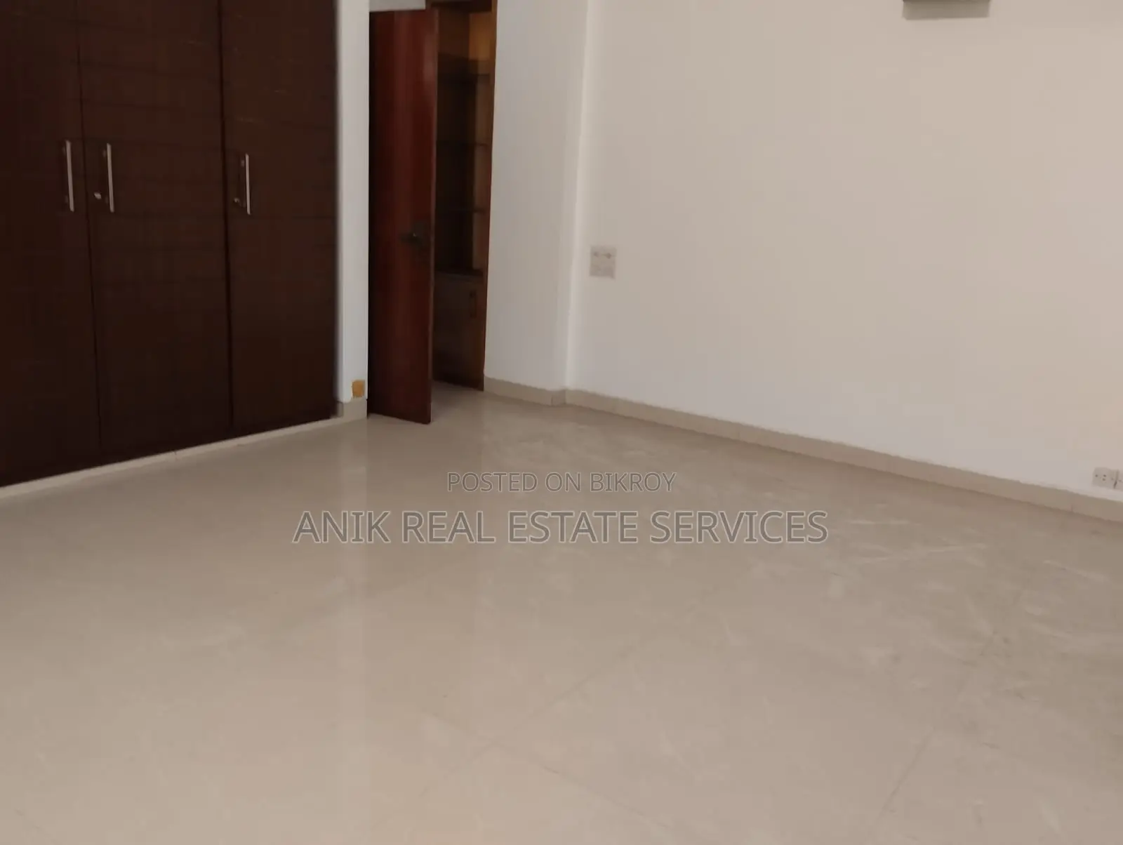Good Quality 4000 Sft Un Farnised Flat Rent At Gulshan North