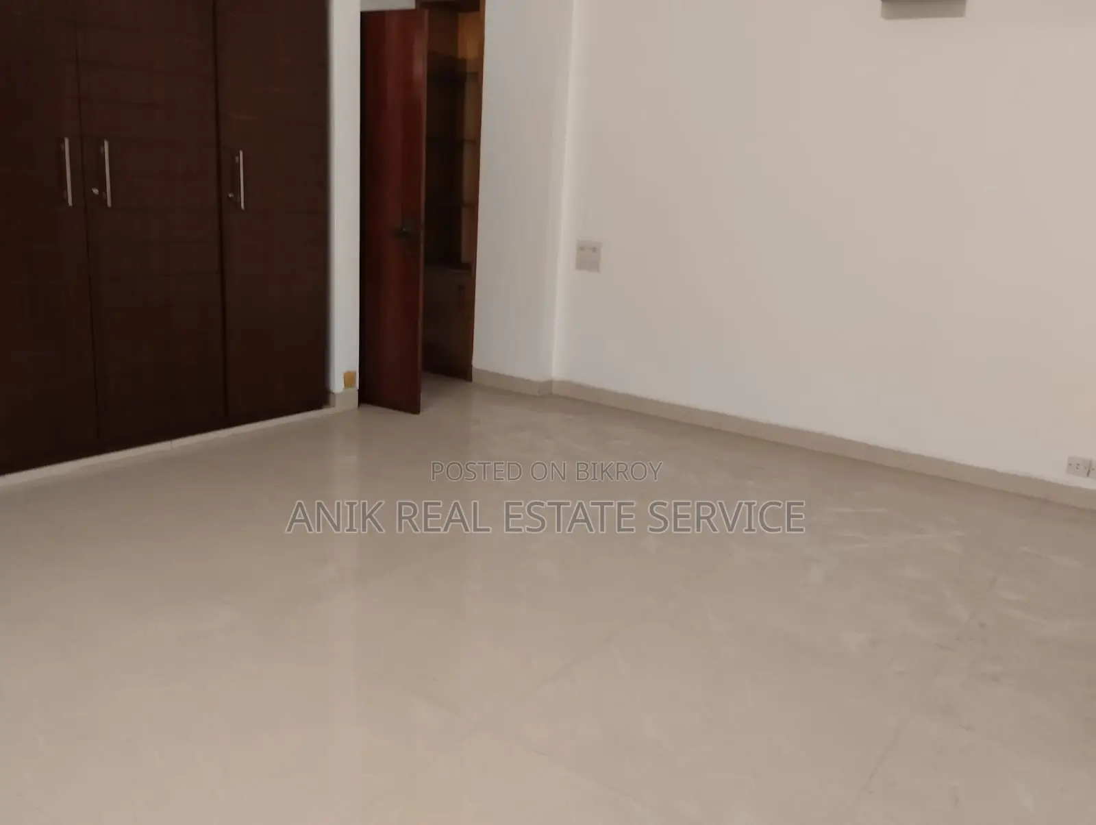Good Quality 4000 Sft Un Farnised Flat Rent At Gulshan North