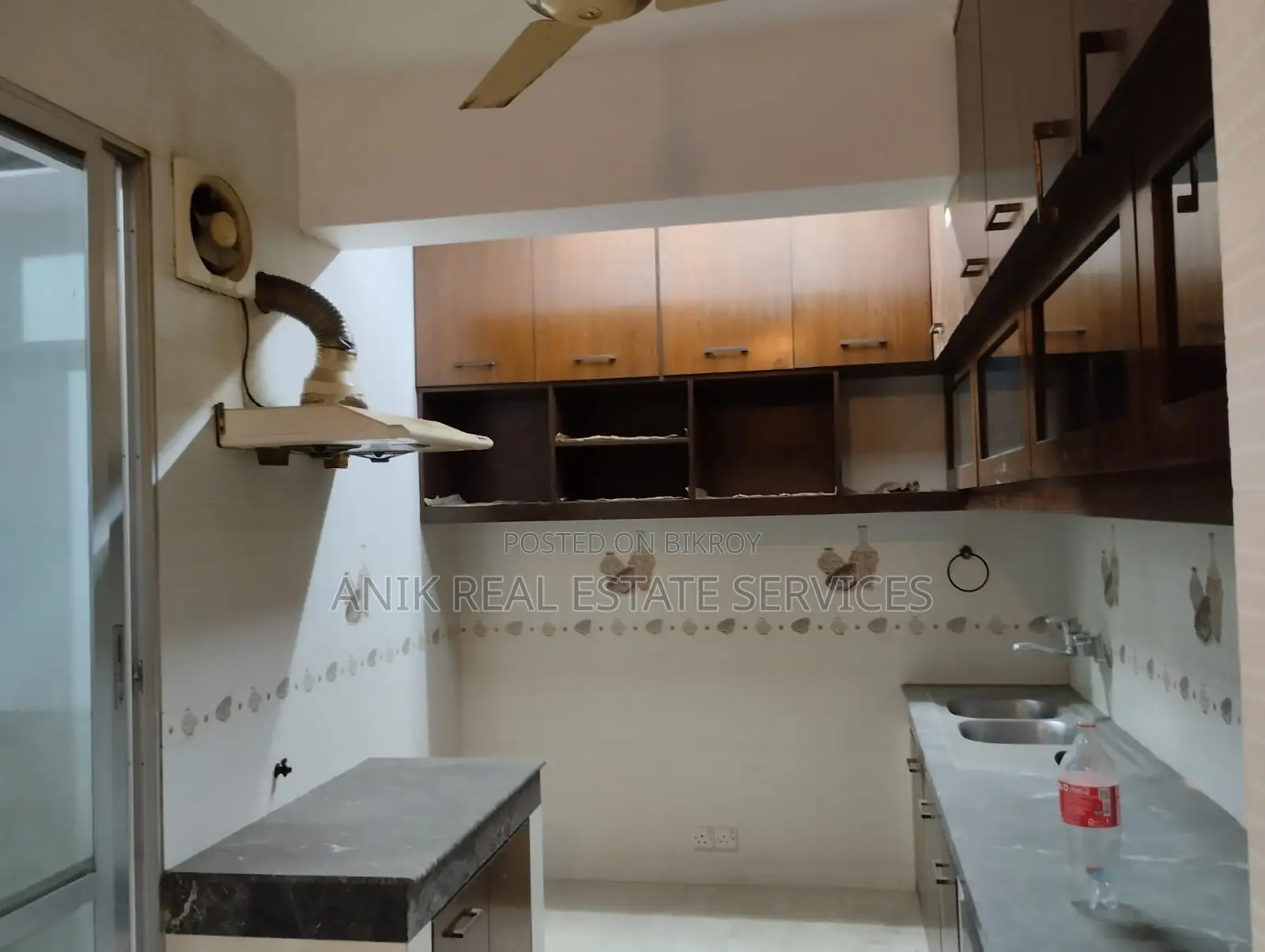 Good Quality 4000 Sft Un Farnised Flat Rent At Gulshan North