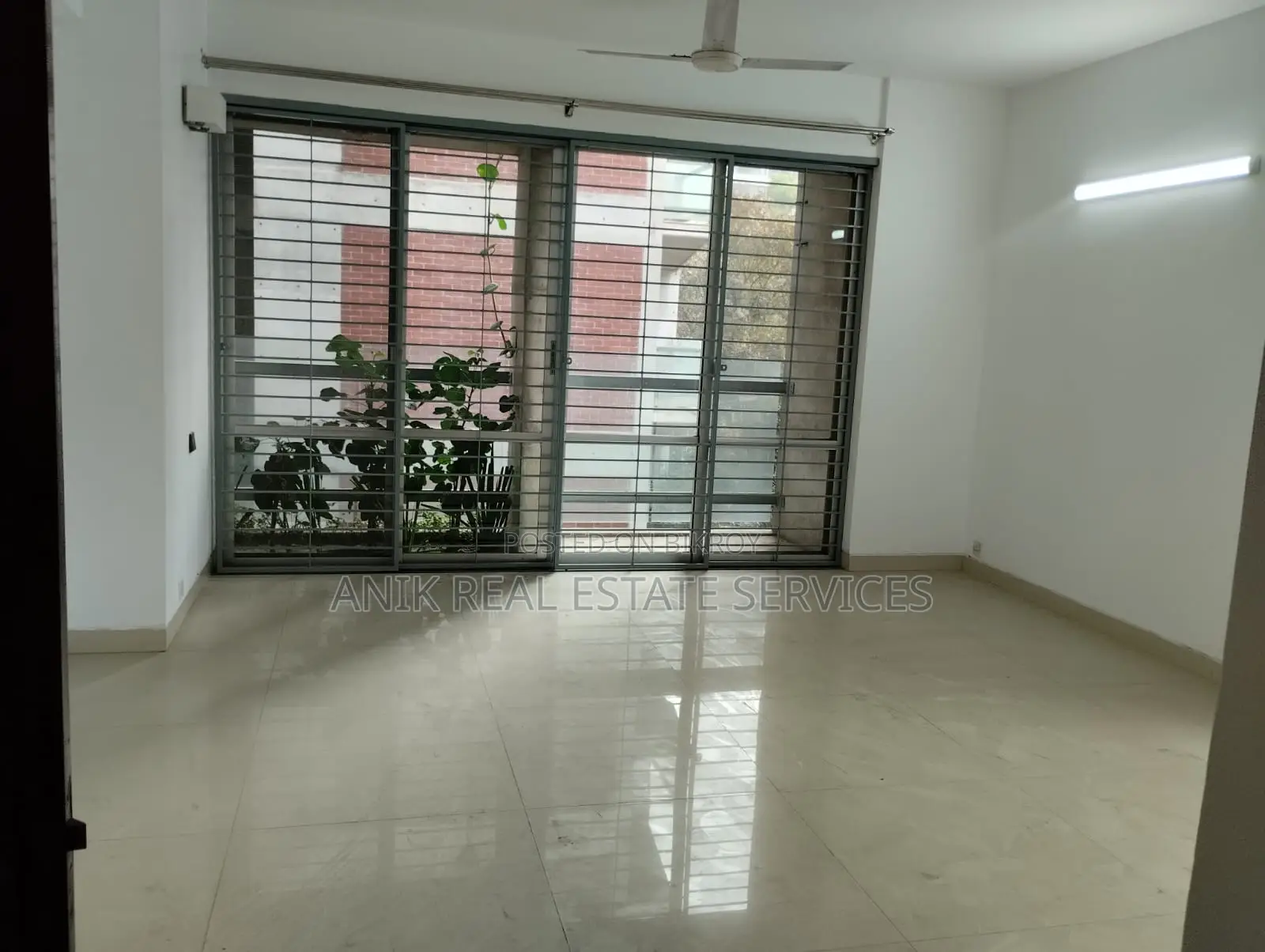Good Quality 4000 Sft Un Farnised Flat Rent At Gulshan North